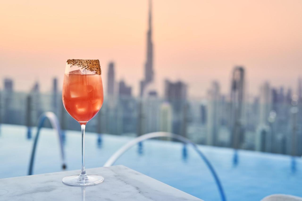 迪拜sls酒店&公寓 外观 照片 A glass of Bellini