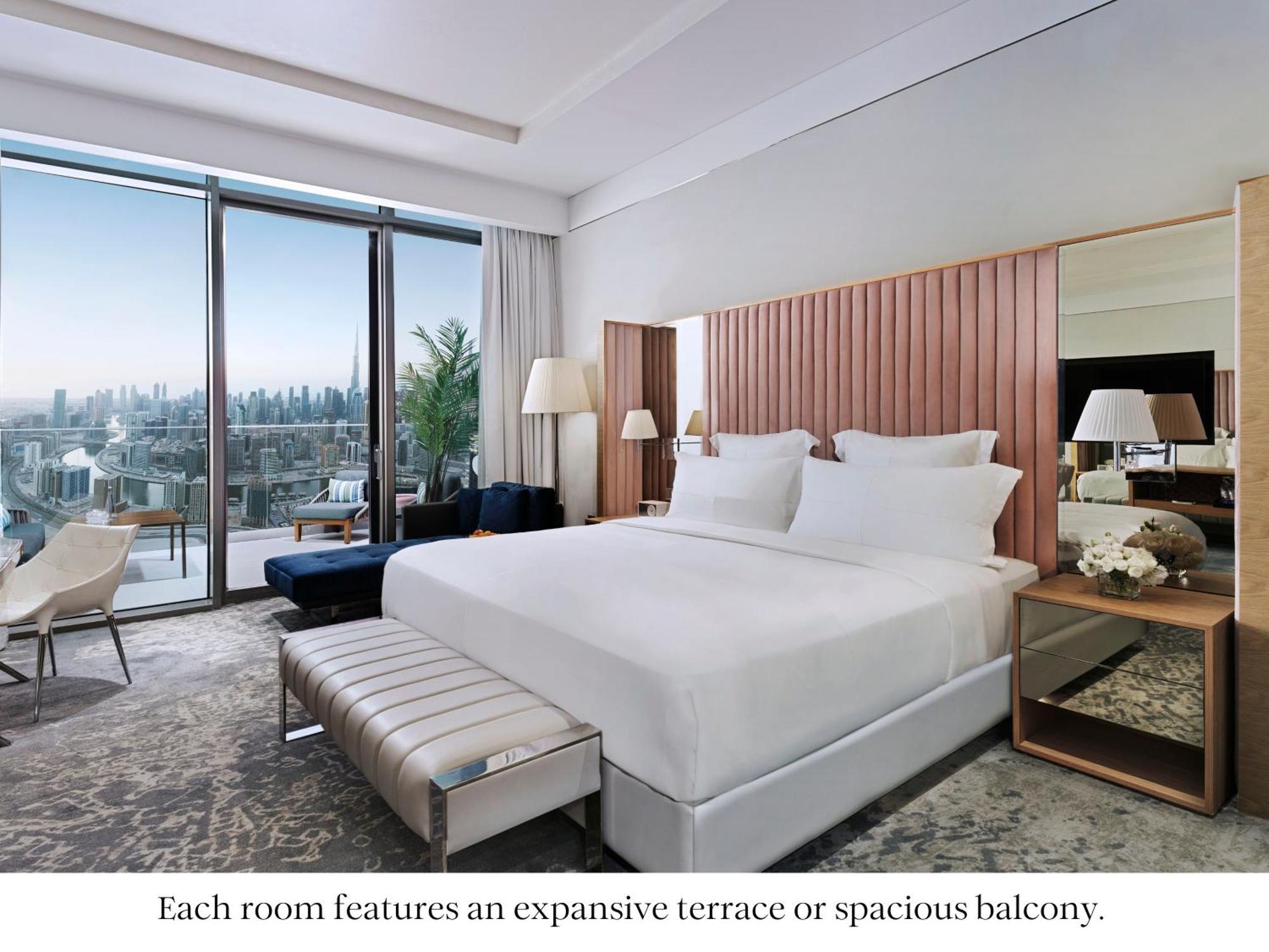 迪拜sls酒店&公寓 外观 照片 A bedroom at the Ritz-Carlton, Tel Aviv